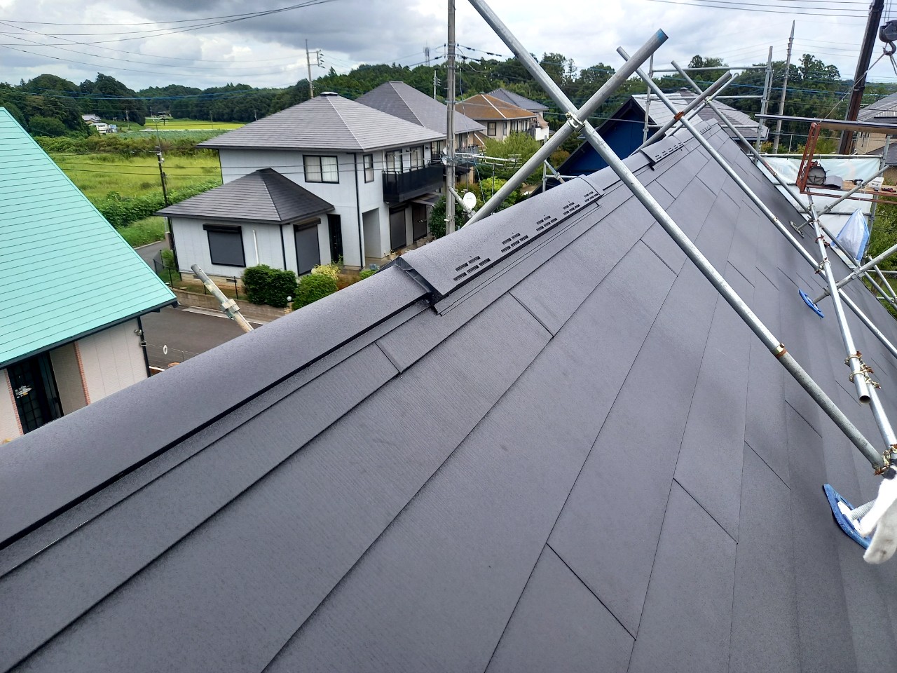 美浦村　スーパーガルテクト葺き完了の様子